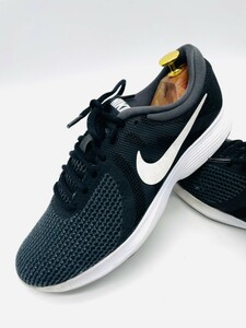 衝撃プライス！『最強スタメンの1足！』【NIKE ナイキ/レボリューション4】高級ランニングシューズ！ブラック×ホワイト/jp27cm！11.21