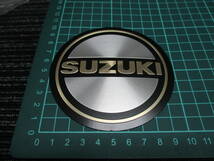 SUZUKI 純正 車種不明 エンジンカバー エンブレム (GS400/GS550/GS750/GSX250/GSX400/GSX750/GSX1100_画像3
