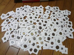 ①大量古銭　近代銭メイン　３００枚まとめて　５０銭・１０銭・５銭・１銭等　銅貨・白銅貨等