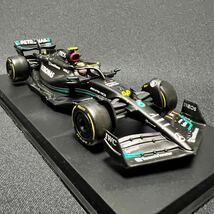 【44】 ブラーゴ F1 1:43 2023年 メルセデス-AMG W14 No.44 ルイス・ハミルトン ドライバー & 専用ケース付_画像10