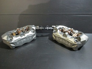 Brembo　ブレンボラジアルマウント　ブレーキキャリパーパッド付　100mmピッチ走行小良品！ドゥカモンスター/Z900RS等々流用にもどうぞ！