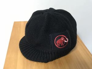 MAMMUT Visor Beanie　マムート バイザー ビーニー　 ツバ付きニット帽　ブラック　赤ロゴ/白目