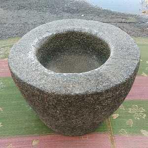  stone . water pot stone pot me Dakar pot diameter approximately 53. height approximately 40. pickup hope Aichi prefecture Toyohashi city 