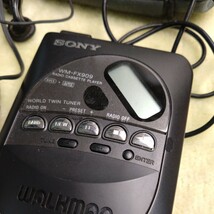  SONY ソニー カセットウォークマン WM-FX909 中古　未確認 ジャンク 本体 中古　カセットテープ_画像7