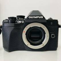 完動品　オリンパス OLYMPUS OM-D E-M10 MarkIII ダブルズームキット BLACK　　シャッター回数　39,221回i15324 　80サイズ発送_画像2