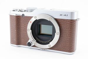 美品＊FUJIFILM ミラーレス一眼 X-A1 ボディ X-A1　ブラウン