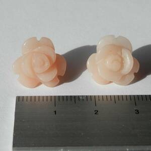 ★天然石　ピーチクオーツ　薔薇形パーツ　約13ミリ×厚さ9ミリ　２個　通し穴あり　ハンドメイド　保管品　ビーズ　パーツ ★