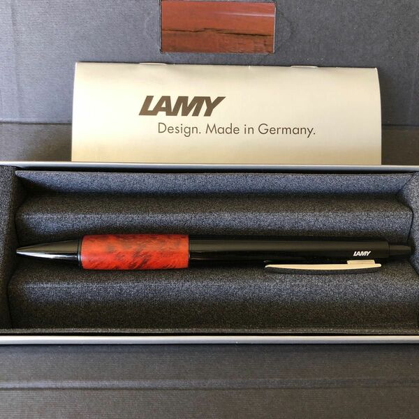 Lamy アクセントラッカーブライアーウッドグリップボールポイントペン - ブラック/ブラウン