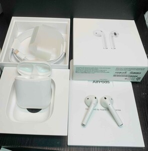 Apple AirPods 第２世代のイヤホンセットの出品　モテル番号　A2031、A2,032、A1602　アップルエアーポッズ 　正規品 動作品 MＶ7N2J/A