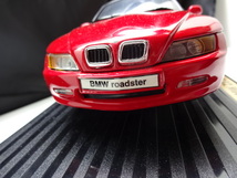 1/18 BMW Z3 ロードスター　（1997）　ダイキャストミニカー　※外箱無し　ボンネット部分傷あり_画像4