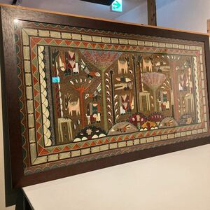 希少　南アフリカ　刺繍画　ハンドメイド　シンガポールで作成の額装付き　バオバブ　1660ミリ930ミリ　非常に珍しいものです