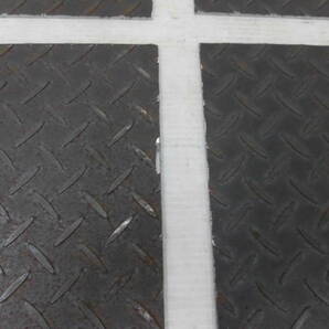 縞板 鉄板 板厚3.2mm 290mm x365mm 4枚 切材 中古品 切板 溶接材 側溝蓋 Bの画像3