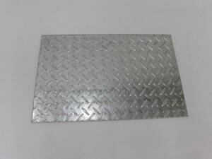 縞板　シマ板　鉄　メッキ　亜鉛メッキ　スチール　鋼材　3.2㎜　348X548ミリ　1枚　切材　溶接材　側溝蓋