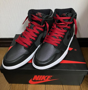 【NIKE AIR JORDAN 1 RETRO HIGH OG Black/Metallic Silver/Gym Red・ナイキ エアジョーダン 1】スニーカー・555088　060・サイズ9・新品