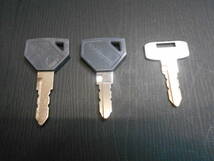 三本組 純正キー・社外品キー・合鍵の3種