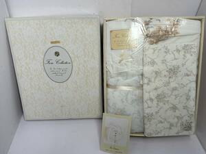 ★格安出品！！ 未使用 Fiore Collection 貴婦人の語らい 花柄 肌布団 140×190㎝ ベージュ 寝具 インテリア お洒落 箱付き S111818