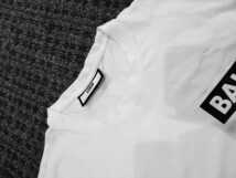 ボーラー BALR. 　クルーネックTシャツ メンズ olaf-straight-felt-badge-logo-tshirt-brightwhite　ティシャツ_画像4