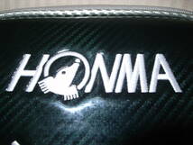 HONMAのロゴ刺