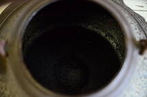 銀被口 斑紫銅蓋 桜図 鉄瓶 重さ1.6kg 22cm×22cm 茶道具 湯沸かし_画像6