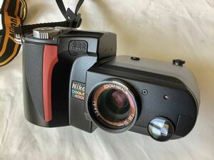 美品 Nikon COOLPIX4500 赤グリップ 付属品あり、おまけ付き。レア物 スイベル機