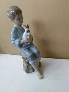 LLADRO　リヤドロ　僕のうさぎ　男の子　高さ約17cm 箱無し