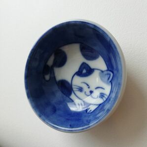 猫　ねこ　ネコ　小皿　醤油皿　陶器　お皿　藍色　青色　日本猫　三毛猫　はちわれ　豆皿　ミニ皿　インテリア　キッチン　食器