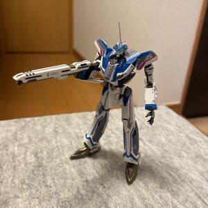 技mix マクロスVF-31Jバトロイドモード完成品