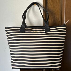 kate spade ケイトスペード ショルダー トートバッグ　容量