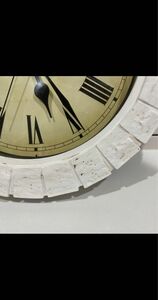 ニトリで購入した壁掛け時計です。アンティーク系でおしゃれな時計です。