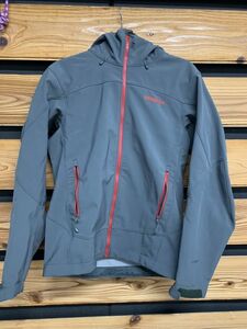 パタゴニア　Patagonia　アズフーディ―ソフトシェル　Sサイズ　キャンプ　アウトドア　登山　レジャー　mc03018588