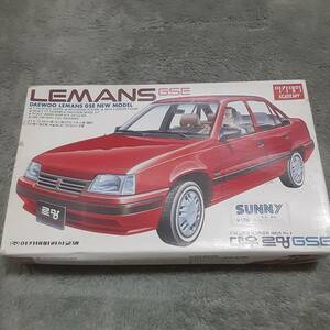 絶版 [アカデミー/サニー] 1/24 大宇(DAEWOO) ル・マン(LE MANS) GSE オペル カデット姉妹車 ドライバーフィギュア モーターライズ 未開封