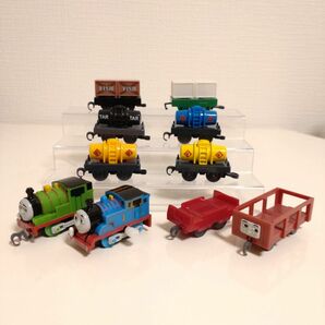 カプセルプラレール　トーマスタンク車＆貨物車セット