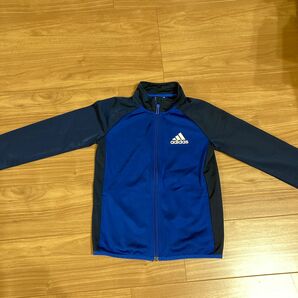 adidasアディダス　ジュニアジャージ　130