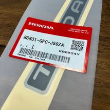 MB-316★クリックポスト(全国一律送料185円) HONDA ホンダ 純正品 シートカウルデカール 86831-GFC-J50ZA トゥデイ TODAY 新品 バイク部品_画像2