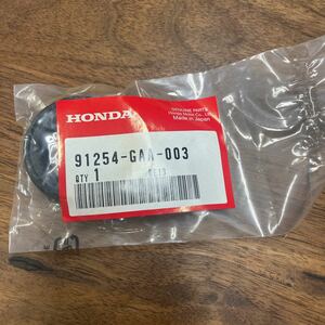 MB-465★クリックポスト(全国一律送料185円) HONDA ホンダ 純正品 フロントフォークダストシール　91254-GAA-003 NS-1 マグナ 新品 G-4/①