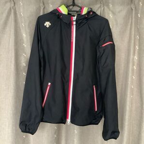 DESCENTE ウィンドブレーカー