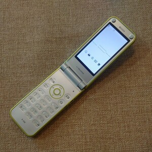 美品 N-06B docomo グリーン