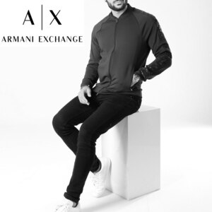 定番のジャージデザイン ARMANI EXCHANGE アルマーニエクスチェンジ XSサイズ タイトシルエット ブラック ロゴデザイン