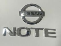 NISSAN NOTE リアエンブレム　中古_画像1