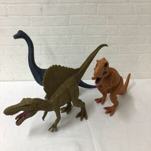 ティラノサウルス ブラキオサウルス　スピノサウルス　恐竜フィギュア 3体　ジュラシックパーク