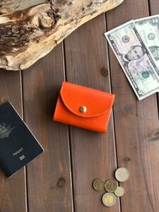 イタリアンレザーを使ったオレンジ色の三つ折り財布 送料無料 本革 名入れ可 レザー ハンドメイド 革 ミニ財布