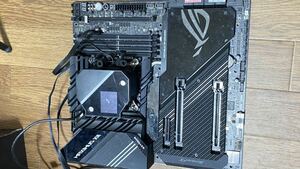 Z490 ASUSマザボ ＋6900XTX水冷＋クーラント赤＋片手キーボードセット