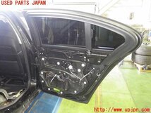 5UPJ-83281290]BMW 740i(F01 KA30) 右後ドア ジャンク部品取り 中古_画像4