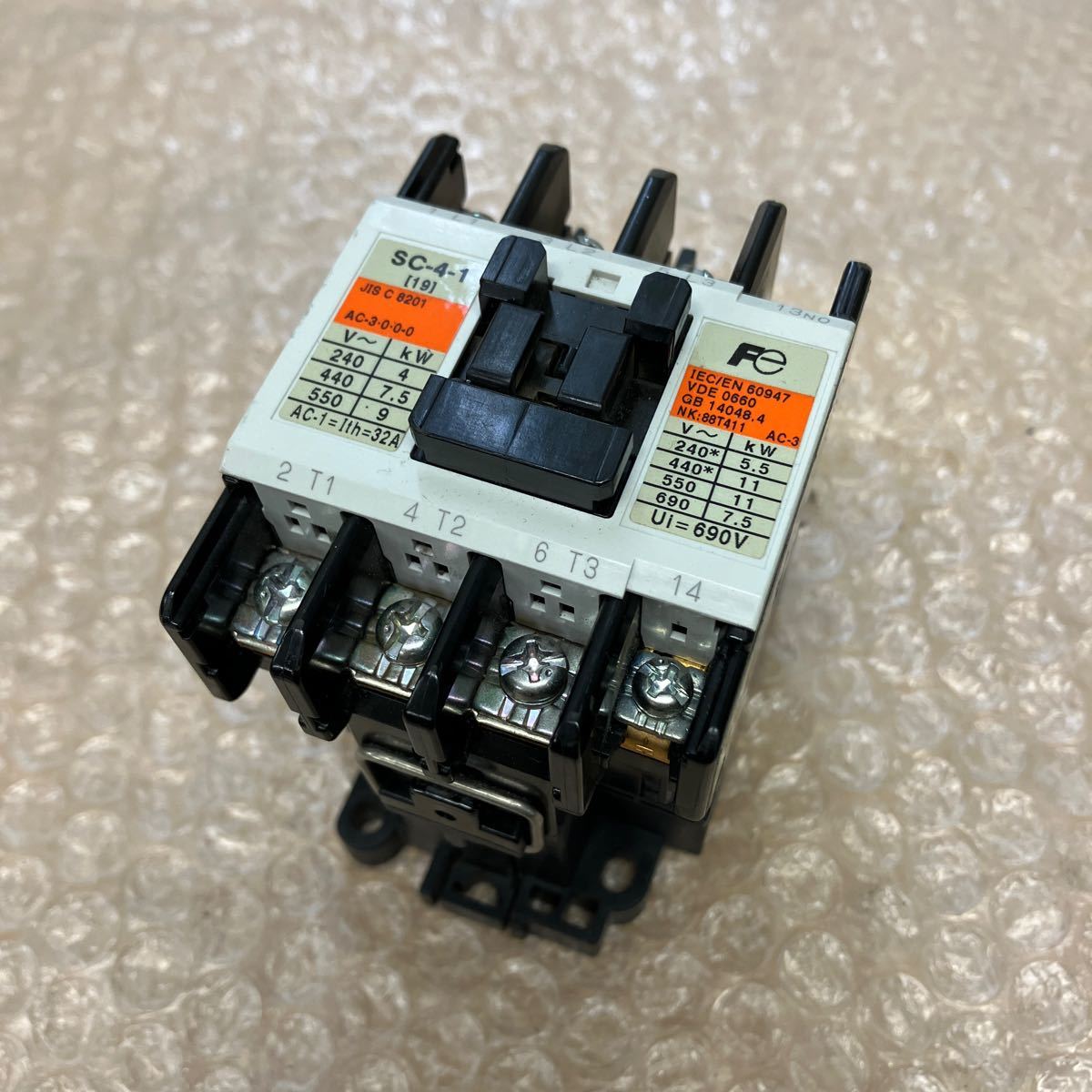 電磁接触器の値段と価格推移は?|103件の売買データから電磁接触器の