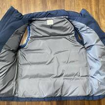 【中古品・美品】Armani Junior　ダウンベスト　フード付き　１０A　ネイビー_画像4