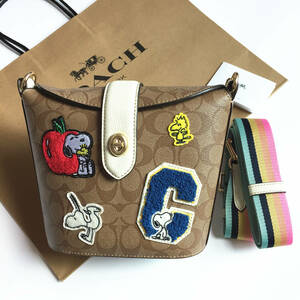 ☆新品☆コーチ/COACH バッグ C4113 シグネチャー ピーナッツコラボ ショルダーバッグ スヌーピークロスボディーレディース アウトレット品