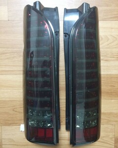 ハイエース 200系 テールランプ スモーク レッド 赤 バックライト LED テールランプ
