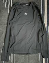 新品 秋冬 NEWMODEL adidas テックフィット トレーニング 長袖Tシャツストレッチトレーニングウェアセット _画像2