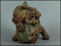 【奇】時代物 九谷焼 古九谷造 金彩色絵 草花鳳凰紋 唐獅子 玉獅子 陶人形 置物 古陶磁製 縁起物 骨董品 古美術品_画像3