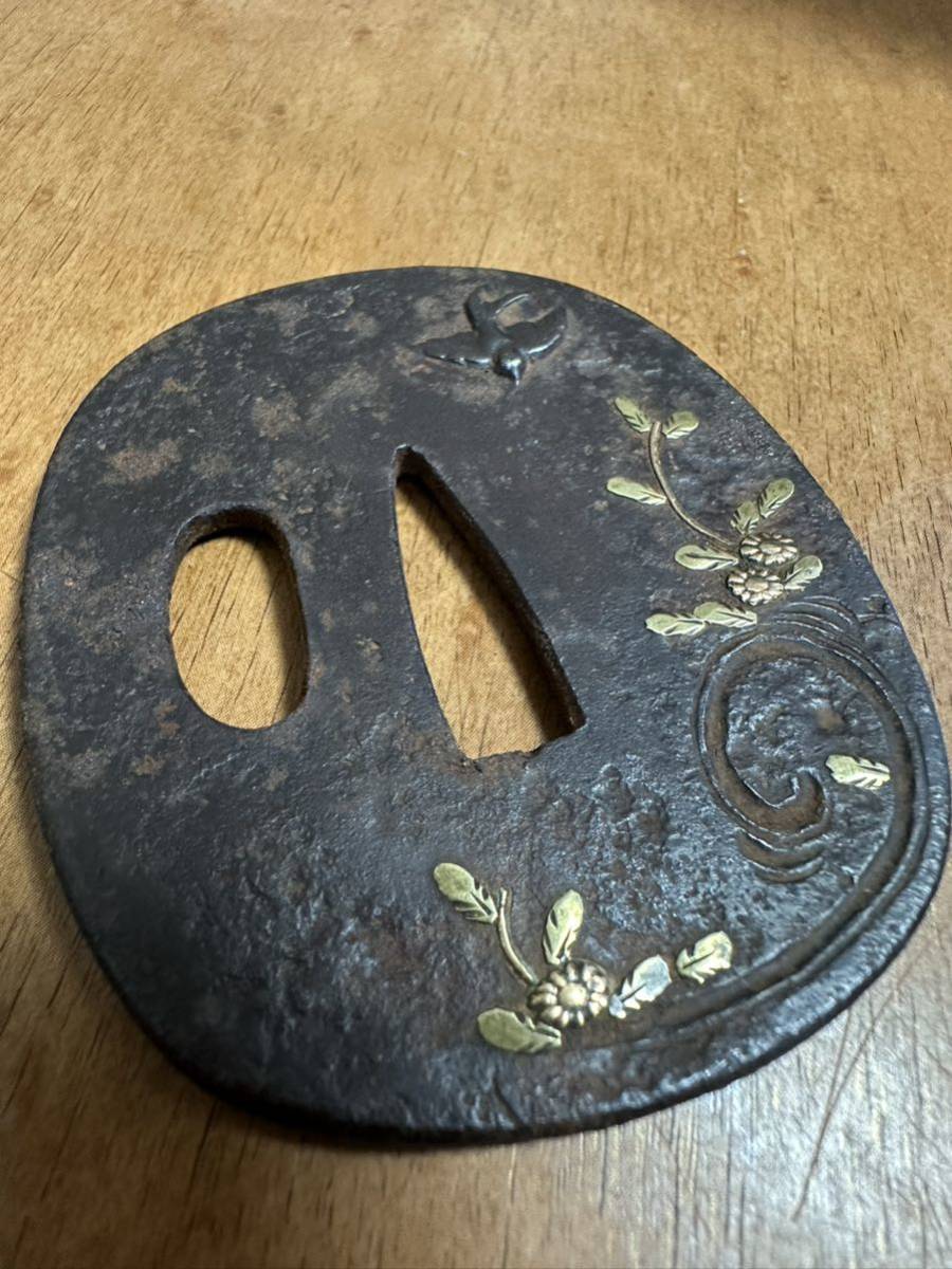 金工鍔 波に紅葉図 美しい細密彫り 鐔 日本刀 刀 刀装具 時代物 真剣